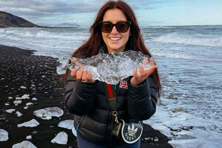 Private South Coast Day Tour to Jokulsarlon Glacier Lagoon and Diamond Beach (2/12)