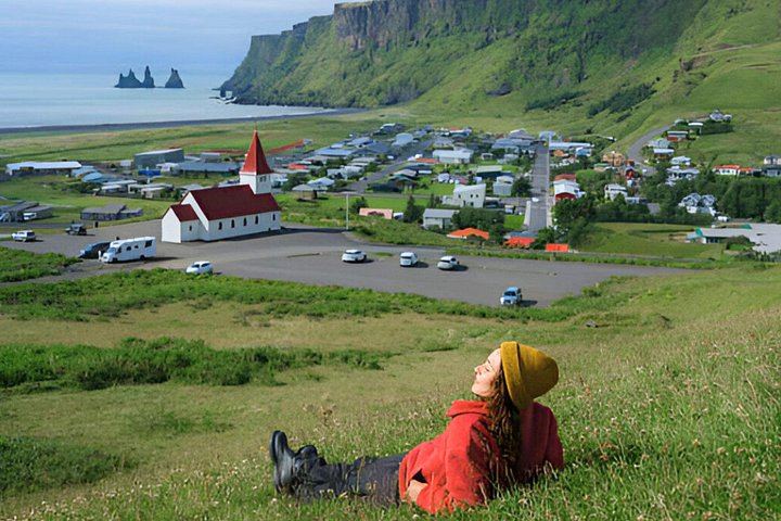 Private South Coast Day Tour to Jokulsarlon Glacier Lagoon and Diamond Beach (11/12)