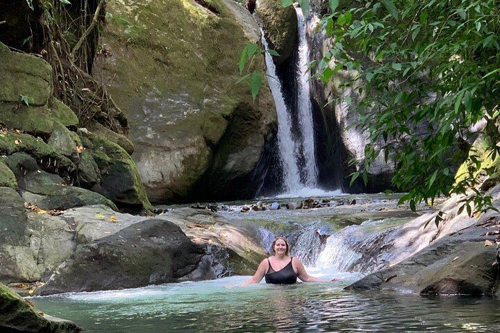 Quepos Full-Day Waterfalls and Beaches Trip with Lunch, Entrance Fees and Guide (4/11)