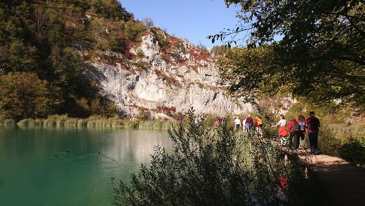 Private Split to Plitvice Lakes Day Tour with Local Guide and Electric Boat (4/5)