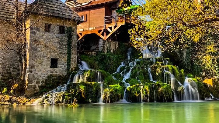 Private Plitvice Lakes Day Trip from Zagreb with Rastoke Coffee Stop (2/12)
