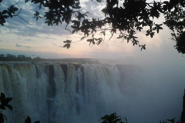Victoria Falls Sunrise Private Tour with Early Hotel Pickup and Guide (5/12)