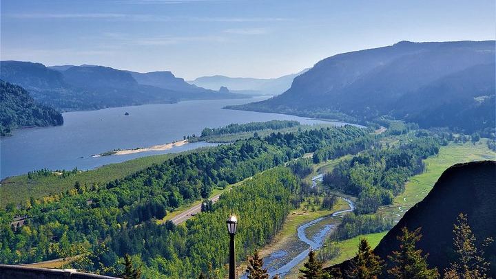 Half-Day Gorge Waterfalls Tour with Snacks, Drinks and Van Transfer, Portland (1/8)