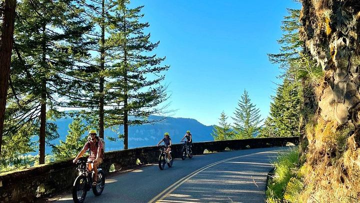 Self-Guided Multnomah Falls E-Bike Rental Tour to Gorge Waterfalls, 3.5 Hours (3/12)
