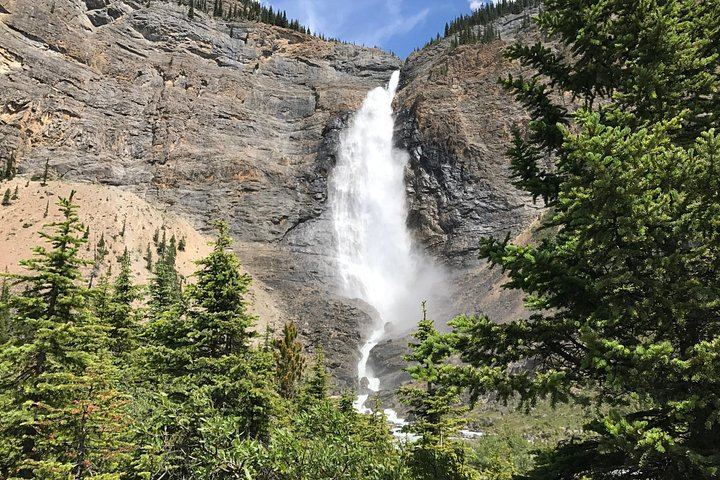 Yoho Waterfalls, Lake Louise and Moraine Lake: 8-Hour Tour from Golden, BC (1/6)