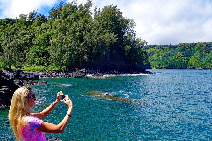 Road to Hana Mercedes Van Day Trip: Lahaina, Maalaea and Kahului Pickups, Lunch Included (3/12)