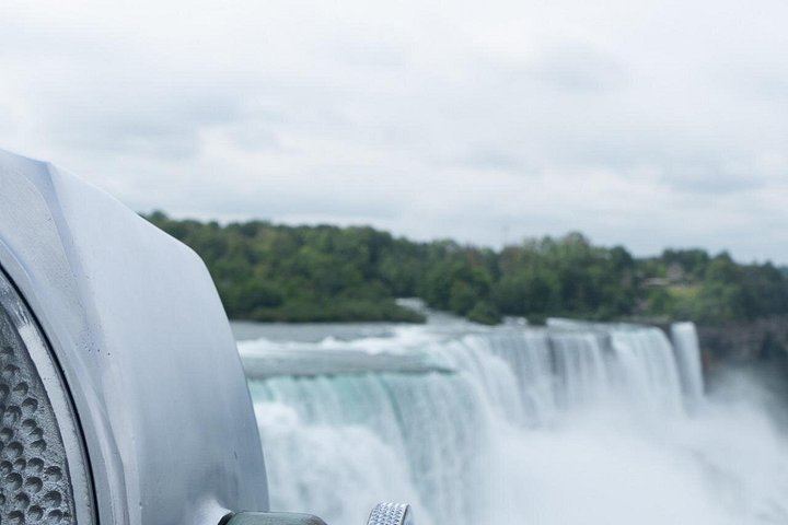 Niagara Falls Daredevil History Walk: Maid of the Mist and Timed Cave of the Winds (4/12)