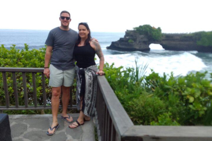 Private Bali Tour: Tanah Lot, Taman Ayun, Monkey Forest and Tegenungan Waterfall (2/12)