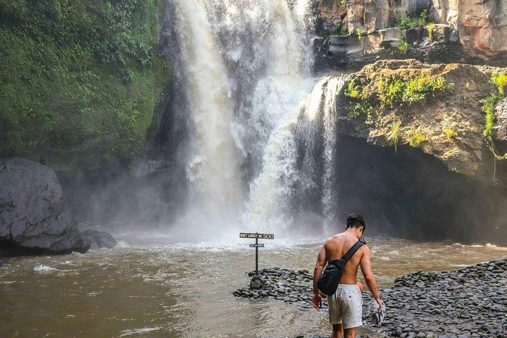 Bali Day Tour to Four Waterfalls: Tegenungan, Tukad Cepung, Kanto Lampo, Tibumana (7/12)