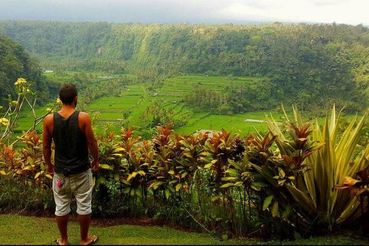 East Bali Private Day Tour: Tukad Cepung, Besakih, Tirta Gangga, Lempuyang (10/12)