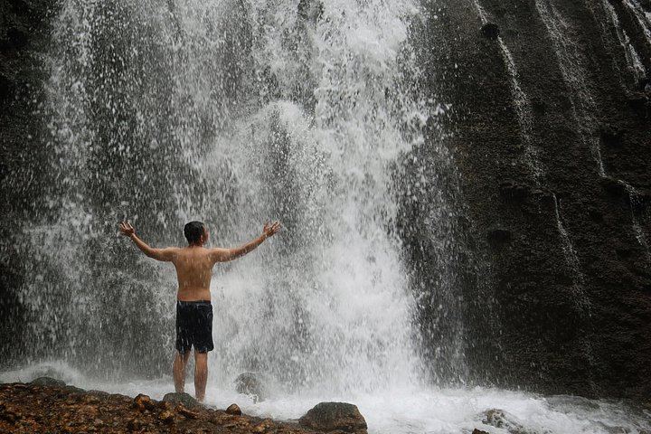 Full-Day Tumpak Sewu Waterfall and Goa Tetes Cave Trek from Malang with Local Guide (6/10)