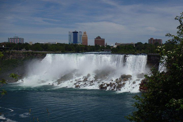Fall for Niagara Sightseeing Day Tour from Toronto with Parkway Photo Stops (8/11)