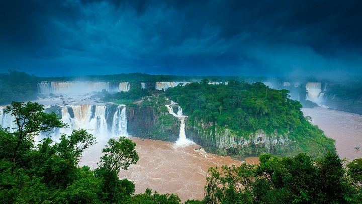 Iguassu Falls 4-Day Package: Both Falls Sides, Itaipu Dam Panoramic Tour and Foz City Tour (2/12)