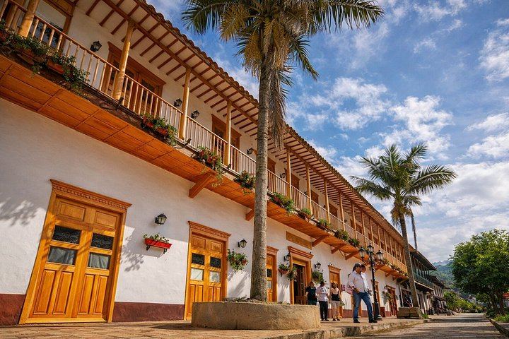 Half-Day El Retiro and Tequendamita Falls Private Pickup Tour from Medellin (10/11)