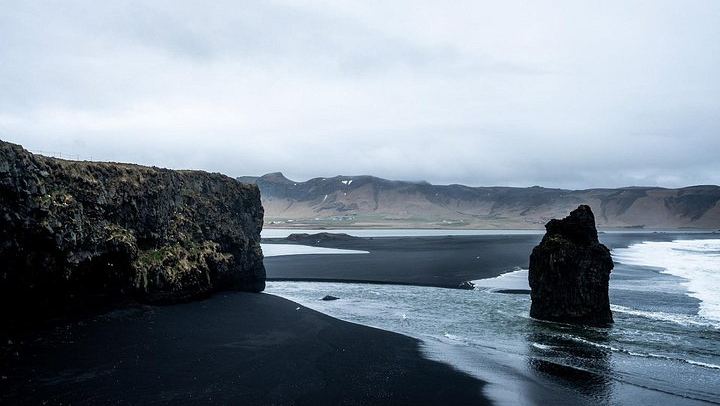 Guide-Led Private South Coast Tour: Gljufrabui, Dyrholaey Arch Viewpoint and Reynisfjara (4/12)