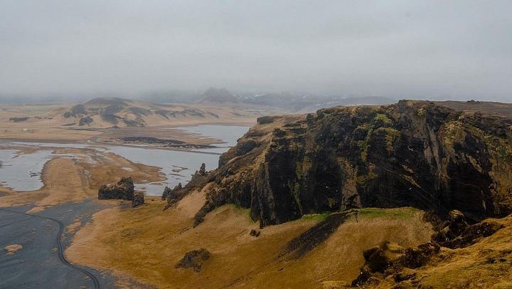 Guide-Led Private South Coast Tour: Gljufrabui, Dyrholaey Arch Viewpoint and Reynisfjara (3/12)