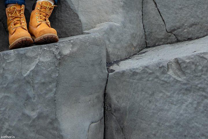 Guide-Led Private South Coast Tour: Gljufrabui, Dyrholaey Arch Viewpoint and Reynisfjara (10/12)