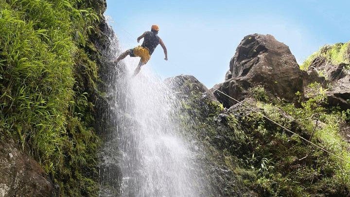 Rappel Maui: Waterfall and Cliff Rappelling in a Private Valley on the Road to Hana (2/5)
