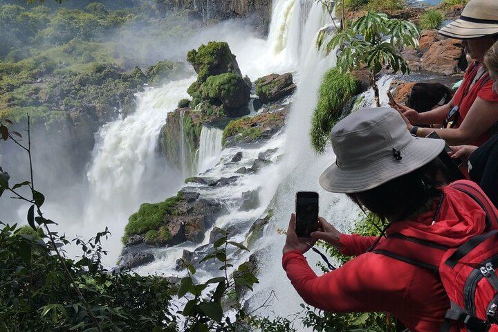 Private Iguazu Falls Day Tour, Argentina in the Morning and Brazil in the Afternoon (8/12)