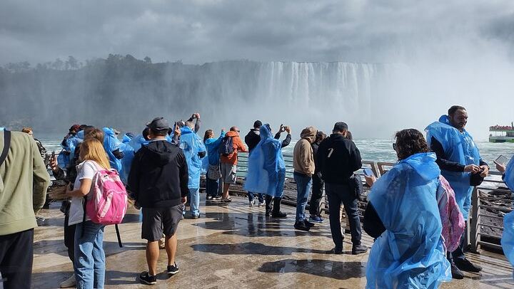 Private Custom Niagara Falls Tour from Toronto Area by Toyota Van with Driver-Guide (1/12)