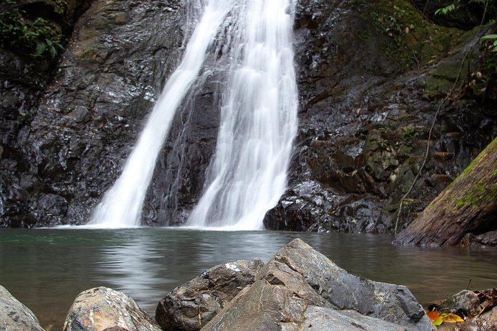 Guided Jaco Rainforest Hike to 10 Waterfalls with Cliff Jumping and Waterfall Climbing (9/11)