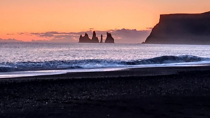 Private Guided South Coast Tour: Jokulsarlon, Diamond Beach, Dyrholaey and Vik Church View (2/10)