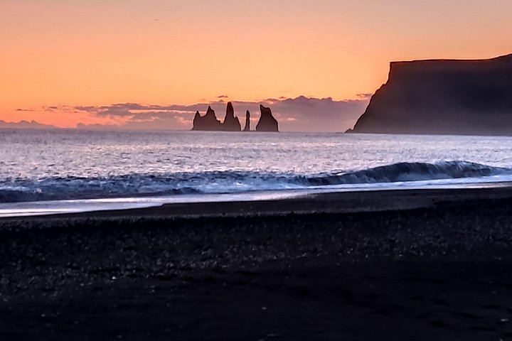 Private Guided South Coast Tour: Jokulsarlon, Diamond Beach, Dyrholaey and Vik Church View (2/10)
