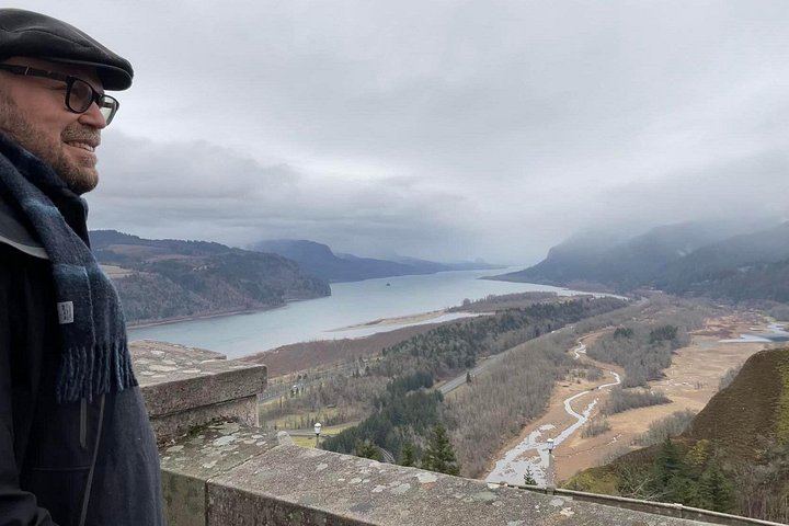 Historic Columbia River Highway Waterfalls Tour with Guide Legends, Park Ave Pickup (8/12)