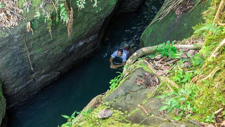 Middleham Falls Hike and Ti'tou Gorge Swim: Half-Day from Roseau with Pickup (2/6)