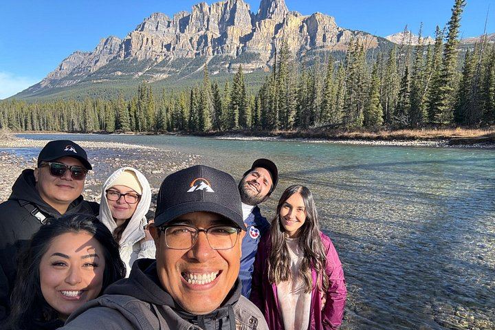 Lake Louise, Emerald Lake and Takakkaw Falls: Banff, Yoho and Kootenay Day Tour (8/12)