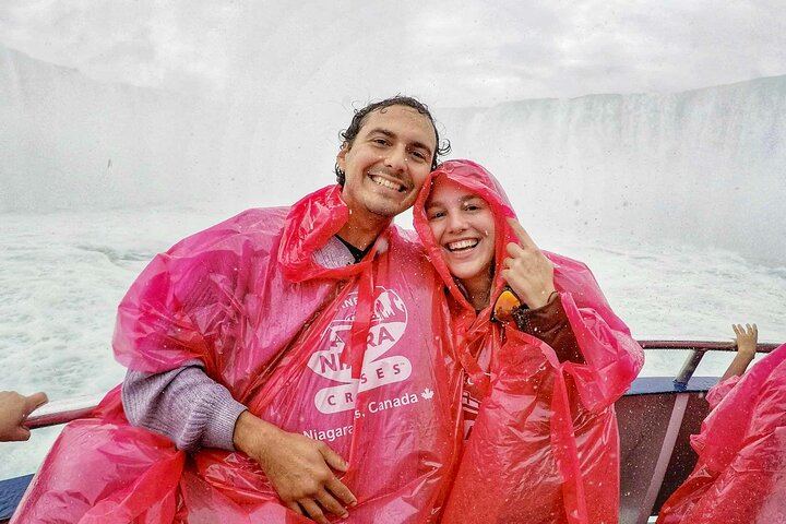 Niagara Falls Tour from Toronto or Mississauga with Cruise and Journey Behind the Falls (2/12)