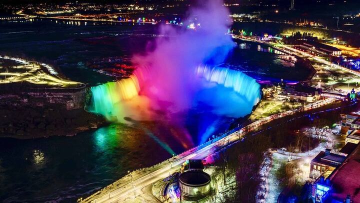 Niagara Falls Evening Minibus Tour from Toronto with Cruise, Dinner Option and Tower (1/12)