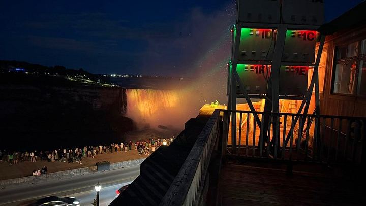 Toronto Evening Coach Tour to Niagara Falls with Whirlpool Rapids and Maple Tasting (4/12)