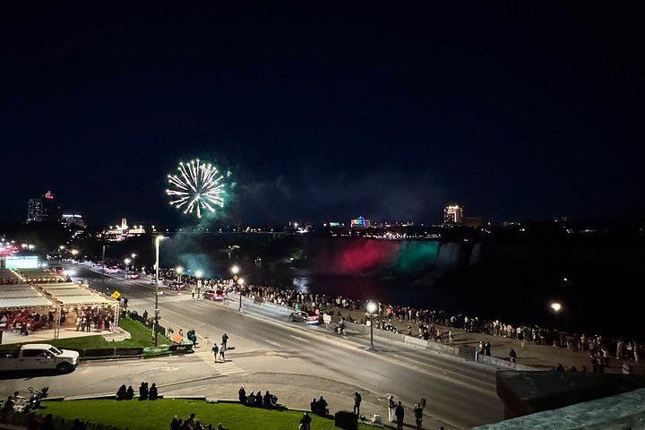 Toronto Evening Coach Tour to Niagara Falls with Whirlpool Rapids and Maple Tasting (7/12)