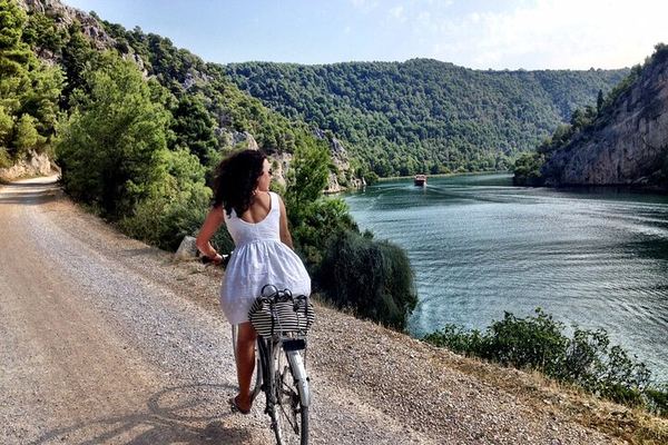 Krka National Park E-Bike Rental at Skradin with Helmet, Map, Lock and GPS Tag