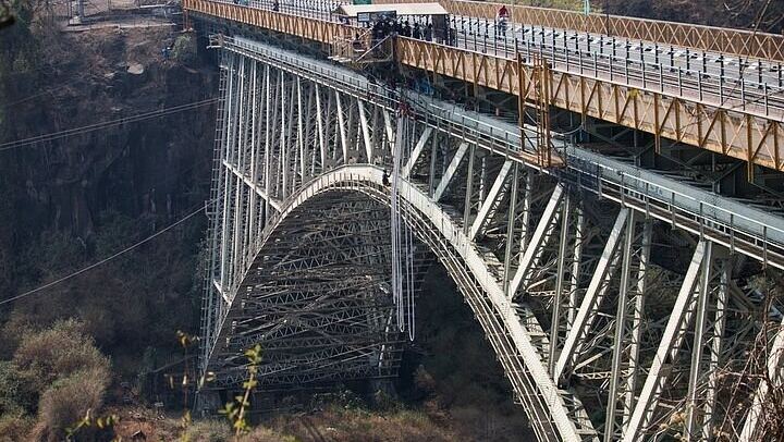 Victoria Falls Rainforest Trails Guided Tour with Air-Conditioned Vehicle (2/2)