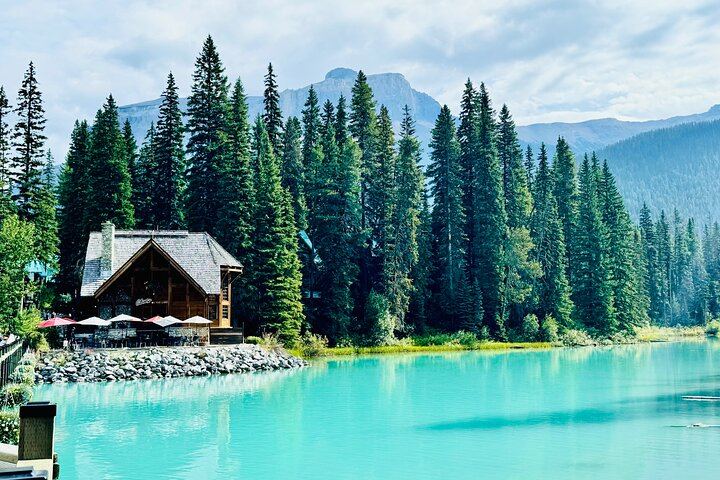 Small-Group Yoho and Kootenay Day Tour: Takakkaw Falls, Emerald Lake, Marble Canyon (10/11)