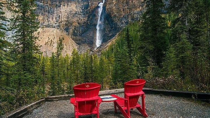 Small-Group Yoho and Kootenay Day Tour: Takakkaw Falls, Emerald Lake, Marble Canyon (1/11)