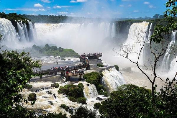 Iguassu Falls Brazilian Side Minivan Tour with Hotel Pickup from Foz do Iguacu