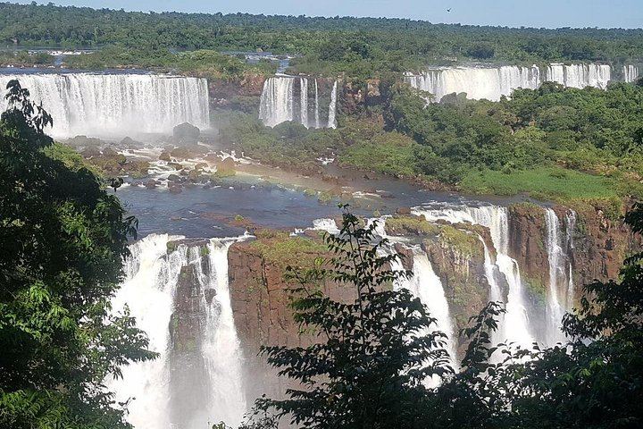 Iguassu Falls Brazilian Side Minivan Tour with Hotel Pickup from Foz do Iguacu (12/12)