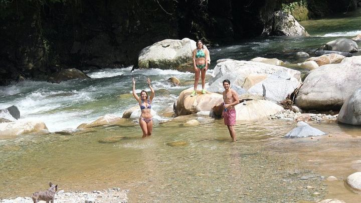 Private Guatapé River Morning: Sandy Beach, Swim and Brunch Picnic (1/8)