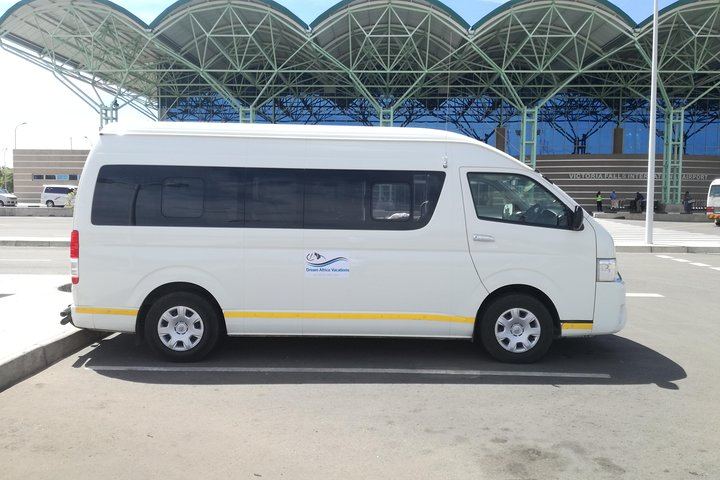 Victoria Falls Day Tour with Guided Walk, Helicopter Flight and Lunch (7/12)
