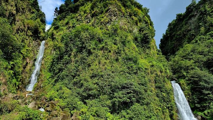 Middleham Falls Hike, Ti Tou Gorge Swim and Ti Kwen Glo Cho Hot Springs Day Tour (2/10)