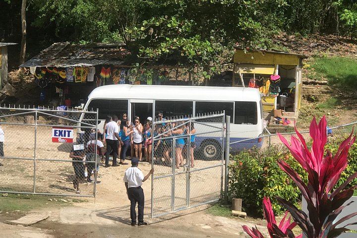 Private Customized Montego Bay Day Trip to Blue Hole and Secret Falls, Fees Included (1/12)