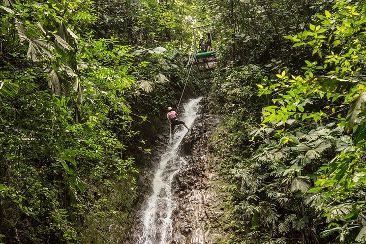 Lost Canyon Waterfall Rappelling from La Fortuna with Buffet Lunch and Pickup (3/12)