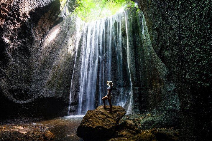 Door-to-Door Ubud Waterfall Trip With Entrance Fees: Kanto Lampo, Tibumana, Tukad Cepung (2/4)