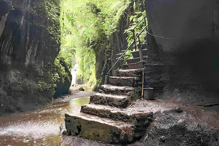 Bali Day Tour to Four Waterfalls: Tegenungan, Tukad Cepung, Kanto Lampo, Tibumana (5/12)