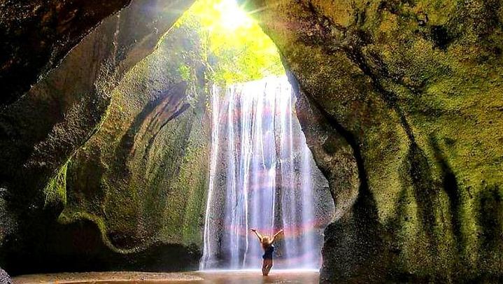 East Bali Private Day Tour: Tukad Cepung, Besakih, Tirta Gangga, Lempuyang (1/12)