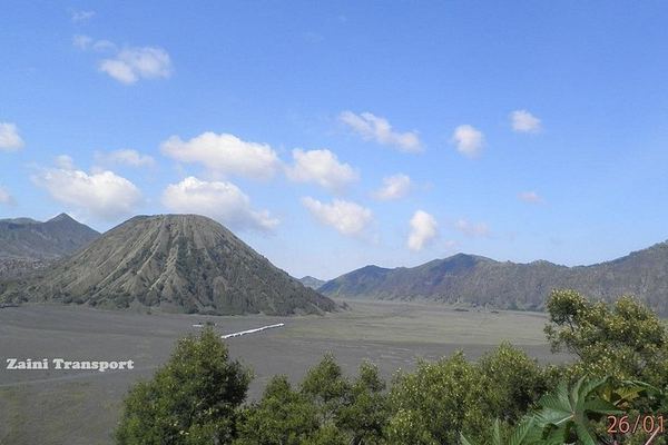 Two-Day Tumpak Sewu Waterfall and Bromo Sunrise Tour from Malang by Jeep