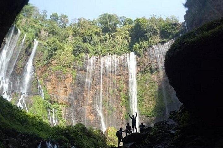 Two-Day Tumpak Sewu Waterfall and Bromo Sunrise Tour from Malang by Jeep (2/2)